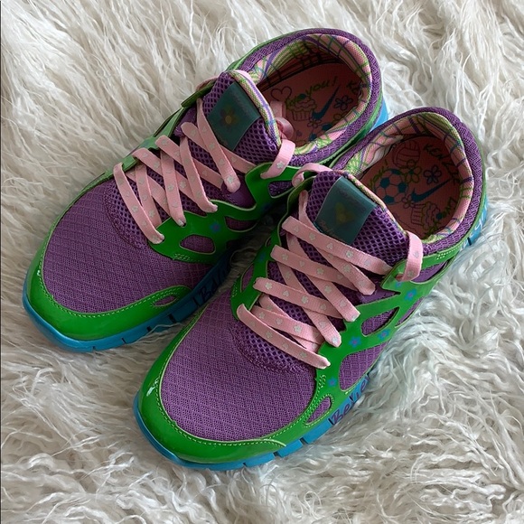 NWT Nike Free Rn Rare - Picture 3 of 8